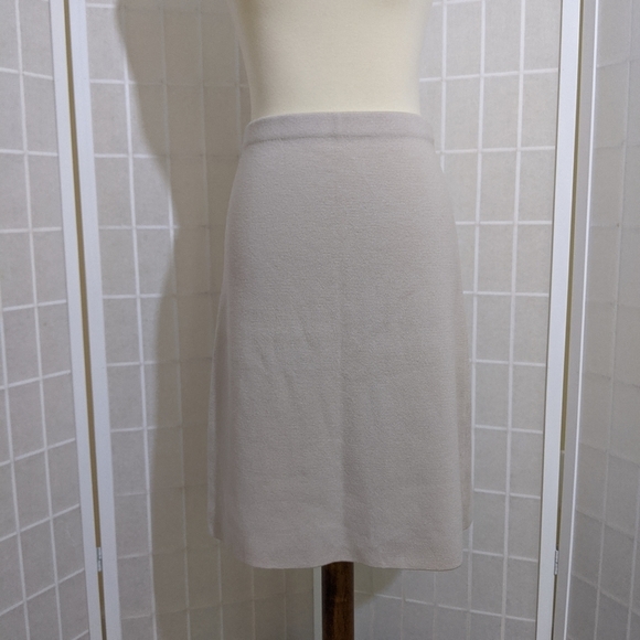 MaxMara Dresses & Skirts - Max Mara ivory knit wool skirt M